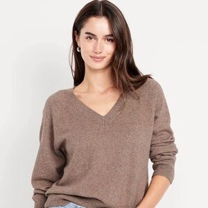 Old Navy SoSoft V-Neck Sweater - Plus Size - Warm and Cozy - Feels Like Cashmere